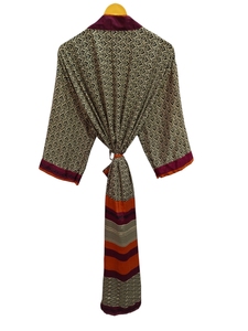 Regal House Wear Peignoir en soie douce Robe multicolore Robe de nuit Robe indienne Vintage en soie recyclée Sari Kimono, - Product Image 4