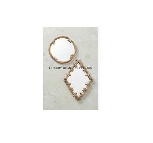 Cadre de miroir mural en métal antique magnifiquement fabriqué à la main avec des motifs ornés pour une décoration intérieure luxueuse - Product Image 1