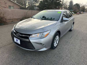 Toyota Camry LE 4 portes berline 2015 d'occasion, conduite à gauche, transmission intégrale, sièges en cuir, sans accident, vente rapide, prix de gros abordable - Product Image 2