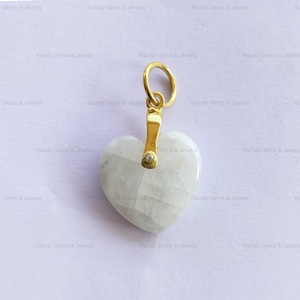 จี้พลอยมูนสโตนสีรุ้งเรียบธรรมชาติ12มม. ขายดีที่สุดสำหรับผู้หญิงเงินสเตอร์ลิงรูปหัวใจโรเดียม - Product Image 4