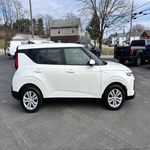 EXCELENTE ESTADO Kia Soul LX 2022 - Product Image 2