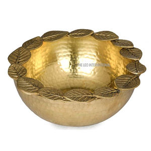 Bol de service en aluminium de couleur blanche élégant fait à la main technique personnalisée article de décoration de la maison pour les aliments sans fruits en métal - Product Image 4