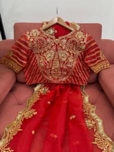 ชุดส่าหรีผ้าไหมผ้าโปร่งบางแบบคลาสสิกสำหรับงานที่ซับซ้อนเป็นสิ่งที่ต้องมีสำหรับสวมใส่ในเทศกาลและงานปักที่หรูหราเหมาะสำหรับใส่ในงานอีเวนต์ - Product Image 3