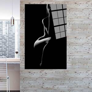 Impresión en lienzo de mujer elegante y sensual: obra de arte moderna para decoración de pared, arte en vidrio templado - Product Image 1