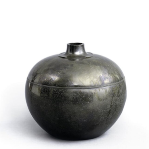 Vase à fleurs en métal en forme de Matka moderne contemporain pour dessus de table de mariage ou décor de salon pour les occasions de mariage - Product Image 1