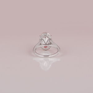 Anillo de compromiso de estilo clásico de oro macizo de 18K, ajuste de Halo oculto, corte ovalado acentuado, Diamante creado en laboratorio, certificado IGI - Product Image 4