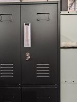 Casier en acier noir mat à 16 portes, armoire de rangement verrouillable multi-compartiments pour salle de sport, école et personnel
