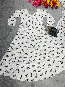 ชุดส่าหรีผ้าไหมพิมพ์ลายสุดสวย - Product Image 4