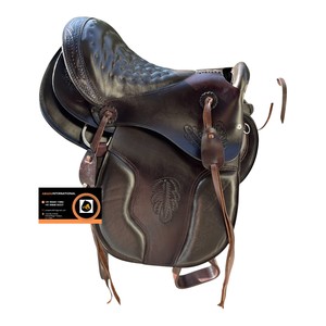 Selle Western Pleasure en cuir durable, artisanale, avec arceau en bois, confortable, quincaillerie en laiton, design gravé AI-WS55 - Product Image 1