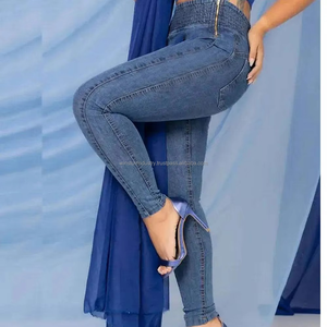 Jean évasé classique en denim bleu pour femme, taille haute, coupe slim, coupe cloche - Product Image 4