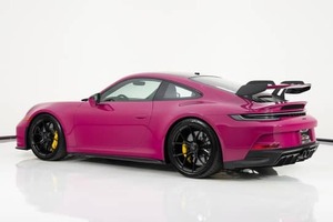 Nouvelle Porsche 911 GT3 à Vente Rapide, SUV Haute Performance avec Intérieur Sombre, Caméra Arrière, Offrant Vitesse, Élégance et Fonctionnalités Modernes - Product Image 2