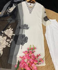 FANCY GEORGETTE IMPRESIÓN DIGITAL TRABAJO FONDO SUPERIOR CON DUPATTA FESTIVE WEAR PRECIO AL POR MAYOR ROPA ÉTNICA SALWAR KAMEEZ - Product Image 2