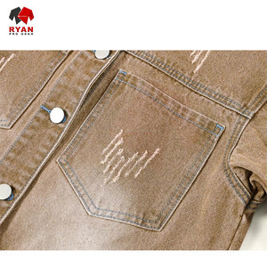 Veste en jean pour femme au quotidien avec tissu doux au toucher, coupe décontractée et design tendance de style streetwear - Product Image 6