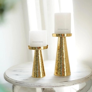 Portavelas de pilar de Metal de diseño martillado para el hogar y la decoración de mesa de Navidad Pilares de velas doradas brillantes - Product Image 2