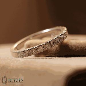 Conjunto de pavé de diamante de moissanita de forma redonda TCW 0,78 único para mujer, banda de boda para mujer, regalo de joyería exclusivo para ella - Product Image 5