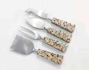 Elegante Juego de Servidores de Queso de Acero Inoxidable con Asa de Diseño - Product Image 6