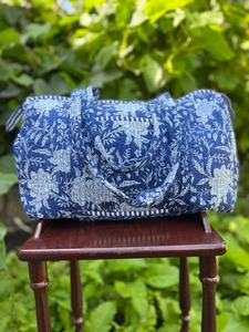 กระเป๋าดัฟเฟิลบล็อกผ้าฝ้ายทำด้วยมือลายดอกไม้สีฟ้าหรูหราสบายๆสำหรับการเดินทางในสัปดาห์สัปดาห์ท่องเที่ยวยิมโยคะผ้าแคนธาความจุขนาดใหญ่ทนทาน - Product Image 4