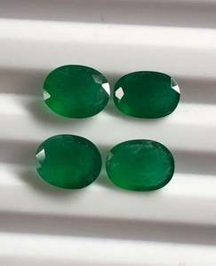 พลอยมรกตธรรมชาติจากแซมเบีย 4 ชิ้น รูปทรงวงรี สีเขียว - Product Image 5