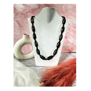 Collier de perles 8mm 108 perles en bois naturel nouées avec des perles en bois de couleur personnalisées en forme et dimensionnées Livraison rapide depuis l'Inde - Product Image 3