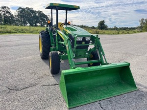 Tractor agrícola John Deere 5055E usado, de calidad original, en venta. - Product Image 6