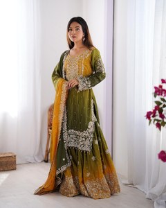 Salwar Kameez Traditionnel de Soirée pour Femme Pakistanaise, Modèle de Créateur, Robe Longue en Soie Chinon Gaufrée, Coupe Classique, Séchage Rapide - Product Image 1