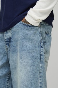 Pantalones cortos de mezclilla para hombre de 100% algodón al por mayor, ropa de calle con logotipo personalizado serigrafiado, pantalones cortos de mezclilla azul lavado largo de hip hop para hombre - Product Image 2