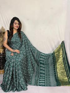 Soie Gaji la plus tendance avec Bandhej Print Saree Femme Fabricant et fournisseur de mode de Surat au taux le plus bas - Product Image 4