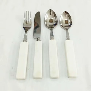 Juego de cubiertos de vajilla de acero inoxidable pulido con espejo dorado con mango de mármol negro de diseño único - Product Image 5