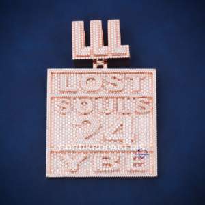 Elegante colgante de Hip Hop, Diamantes de corte brillante redondos de moissanita de Plata de Ley 925 con claridad VVS mejorada y diseño personalizado - Product Image 1