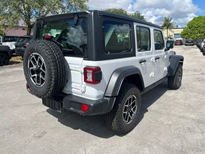 MÁS VENDIDO: Wrangler Rubi 2025 con 4 Puertas, 4x4, Motor Turbo de 2.0L - Product Image 2