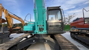 Excavatrice sur chenilles Kobelco SK300D d'occasion, bien entretenue, 30 tonnes, en stock, à vendre - Product Image 5