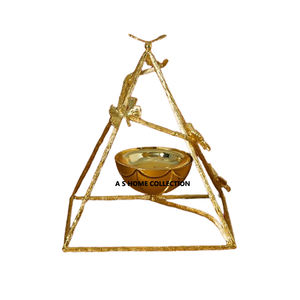 Precioso diseño de forma de flor Color dorado brillante en el interior Quemador de incienso hecho a mano de Metal de alta calidad - Product Image 2