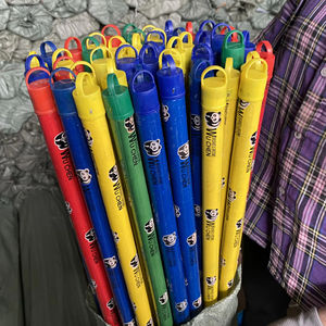 Manche de balai en bois durable, best-seller, avec revêtement en PVC Panda pour manche de balai - Product Image 1