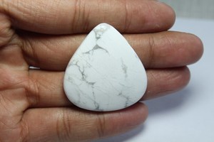 100% naturel meilleure qualité poire coupe forme lisse Howlite Cabochons pour la mise en bijoux utilisation à des prix abordables par le vendeur indien - Product Image 3