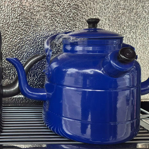 Tetera ecológica de hierro fundido retro Dorello de Turquía - Product Image 1