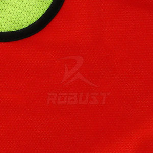 Best Selling High Quality Soccer Training Bibs Mesh Reversible Unisex Customized Colors & Logo - Product Image 5