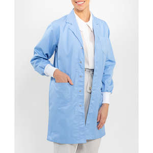 เสื้อกาวน์แพทย์ผู้ชายรุ่นใหม่ล่าสุดปี 2025 สำหรับโรงพยาบาล ทนทาน ซักได้ ผลิตจากผ้าฝ้ายผสมเนื้อนุ่ม สวมใส่สบาย ดีไซน์ทันสมัย พร้อมสายรัดปรับขนาดได้ - Product Image 3