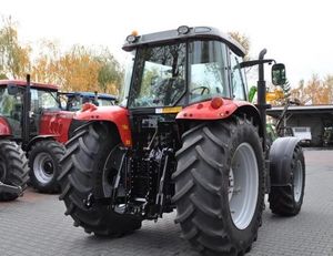 Tractor agrícola económico en venta de 50 HP a 180 HP, tractor utilitario para granja con cabina cerrada para trabajo en campos rurales - Product Image 2