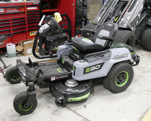 ขาย Eg0o 42 Power + Z6 ZERO เปิดเครื่องตัดหญ้า W (4) 10.0 ah แบตเตอรี่และ1600W ที่ชาร์จ + อะไหล่และอุปกรณ์เสริม - Product Image 3