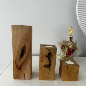 Ensemble de 3 bougeoirs en bois faits à la main de qualité supérieure, décoratifs et luxueux, pour la décoration de la maison pendant la saison des fêtes de Noël - Product Image 3