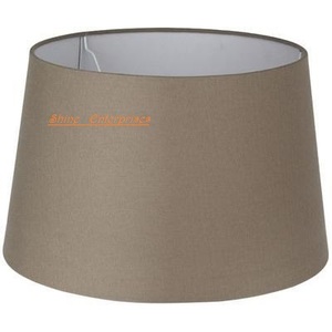Lámpara de mesa de sombra plisada moderna nórdica, lámpara de escritorio decorativa para interiores de diseño Simple, cubiertas de luz de sombra de tela personalizadas, aplicación - Product Image 1