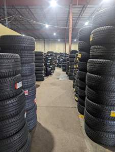 Voitures d'occasion et pneus de camion en stock à vendre à prix bas Achetez aujourd'hui pour une livraison rapide et le meilleur prix de gros - Product Image 4