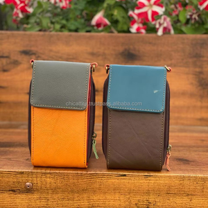 กระเป๋าหนังสะพายข้างแบบพกพาสำหรับผู้หญิง, กระเป๋าหนังสะพายพาดลำตัวแบบตะวันตกมีหลายสี - Product Image 3