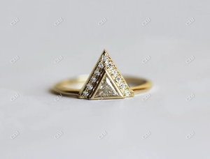 Gran oferta, conjunto de bisel de diamantes de moissanita de corte triangular de plata esterlina, anillos de compromiso y boda de racimo de Halo, fabricación de India - Product Image 6