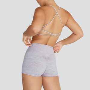 Ensemble de yoga et de fitness avec logo personnalisé pour femmes soutien-gorge de sport et short d'entraînement, grande taille disponible - Product Image 5