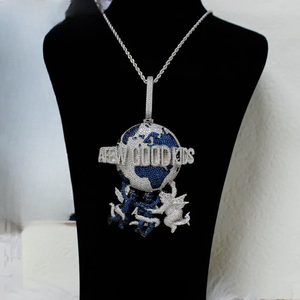 Pendentif Croix Personnalisé en Argent 925 Style Hip Hop, Design Tendance Streetwear Sertie de Diamants Moissanite, Breloques Personnalisées - Product Image 1