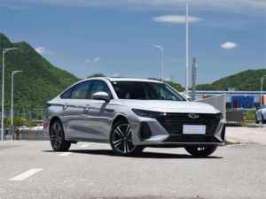 Venta Especial 2023: Auto Usado con Motor Turbo de Gasolina, Control de Crucero Adaptativo, Tracción Delantera, Neumáticos R18 y Asientos de Cuero en China - Product Image 3