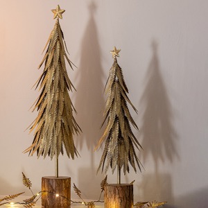 Sculpture d'arbre de Noël en métal doré Accent de décoration de vacances moderne pour étagère de table de salon et présentoir de fête de Noël - Product Image 4