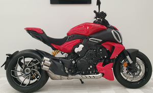 Nuestra Ducatis Diavels 2025 de alta calidad está lista para ser enviada a todo el mundo. - Product Image 4