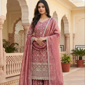 Ensemble de costume Sharara en soie GMY pure, broderie lourde, travail de séquence, prêt à porter - Product Image 1